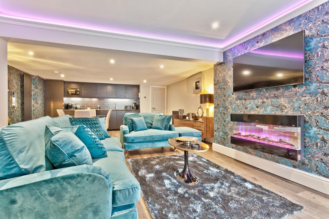 The Mews Boutique Deluxe Apartments, Sleep 2-6 People , Central Location, Free Parking Уиндермер Екстериор снимка