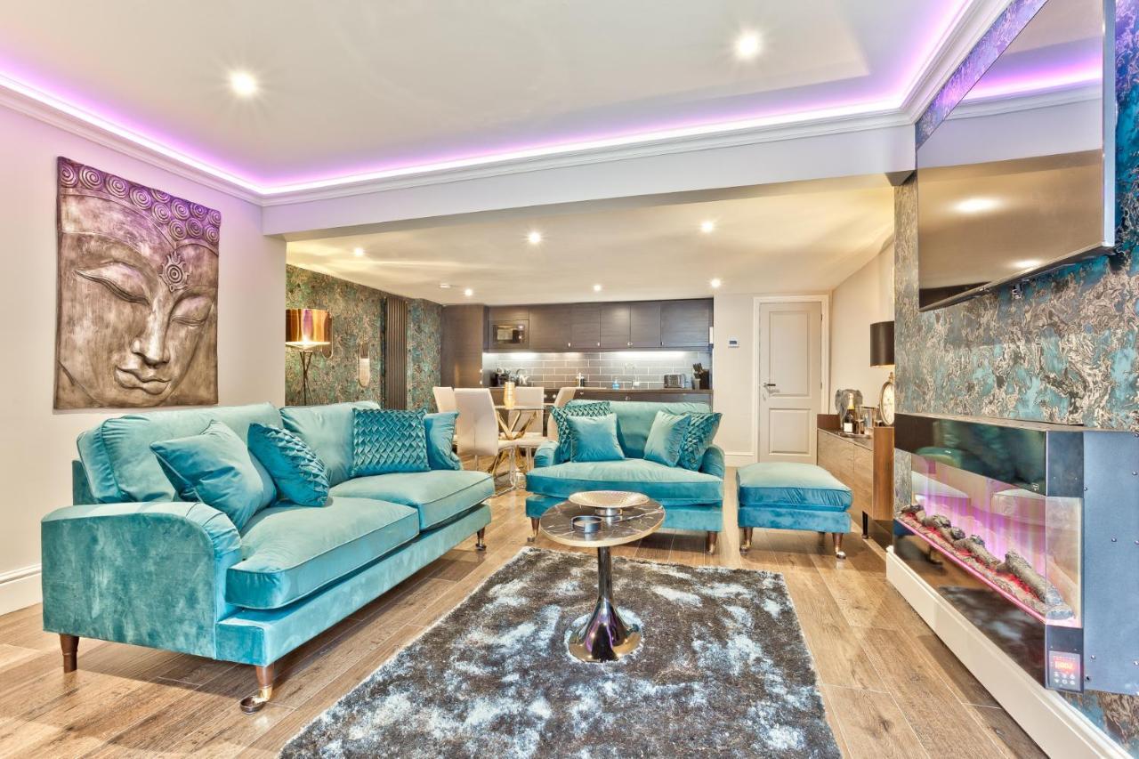 The Mews Boutique Deluxe Apartments, Sleep 2-6 People , Central Location, Free Parking Уиндермер Екстериор снимка